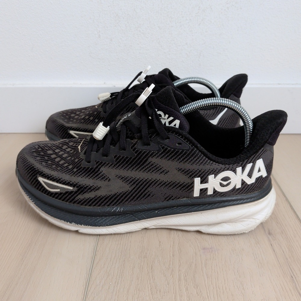 Hoka Clifton 9 Mens 10.5D Running Shoes Black White Athletic Sneakers Lock Laces